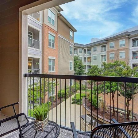 Inviting 2Br - Gym, Pool, Biz Center & Free Parking! Walk 2 Nrg Stadium! Near Med Ctr, Galleria, & Rice Village Х'юстон Екстер'єр фото