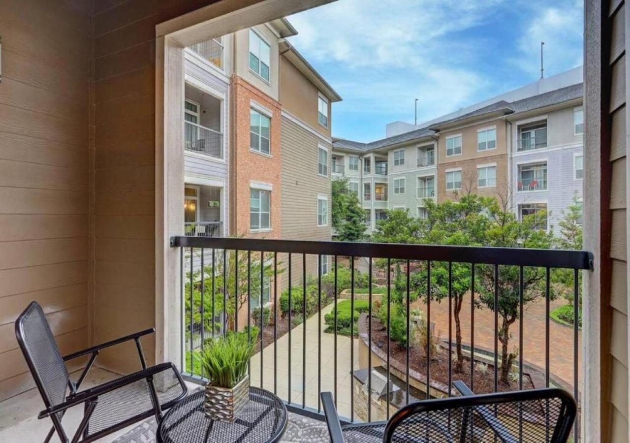 Inviting 2Br - Gym, Pool, Biz Center & Free Parking! Walk 2 Nrg Stadium! Near Med Ctr, Galleria, & Rice Village Х'юстон Екстер'єр фото