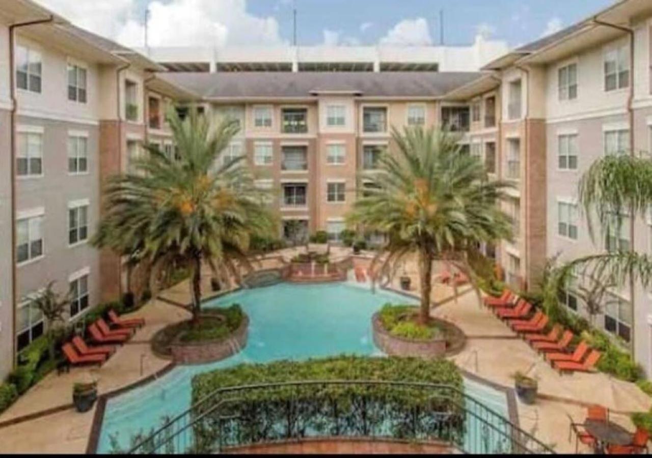 Inviting 2Br - Gym, Pool, Biz Center & Free Parking! Walk 2 Nrg Stadium! Near Med Ctr, Galleria, & Rice Village Х'юстон Екстер'єр фото