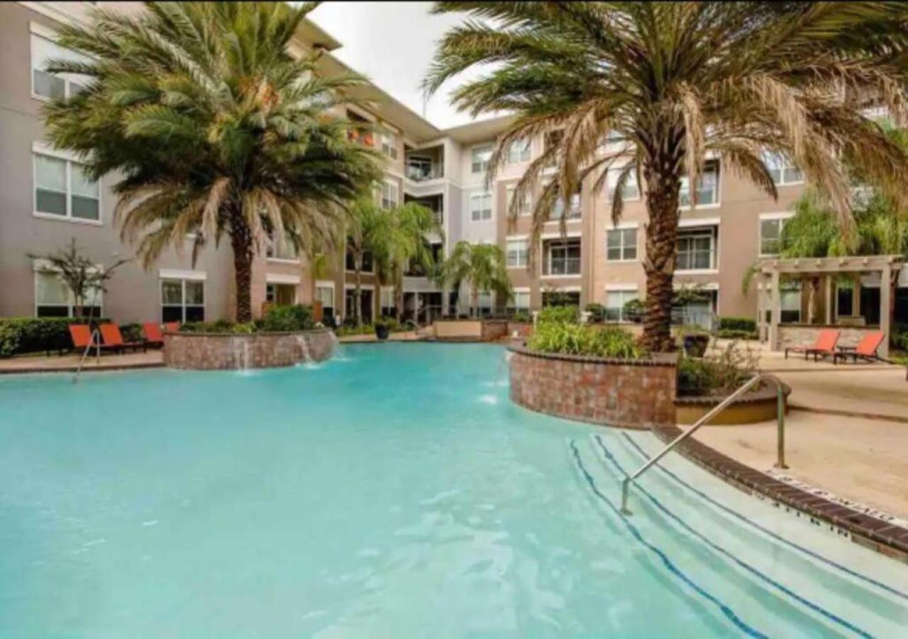 Inviting 2Br - Gym, Pool, Biz Center & Free Parking! Walk 2 Nrg Stadium! Near Med Ctr, Galleria, & Rice Village Х'юстон Екстер'єр фото