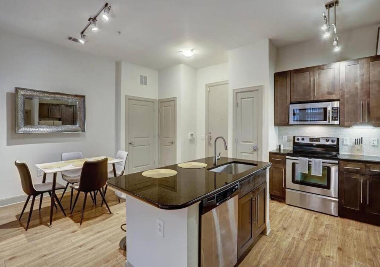 Inviting 2Br - Gym, Pool, Biz Center & Free Parking! Walk 2 Nrg Stadium! Near Med Ctr, Galleria, & Rice Village Х'юстон Екстер'єр фото