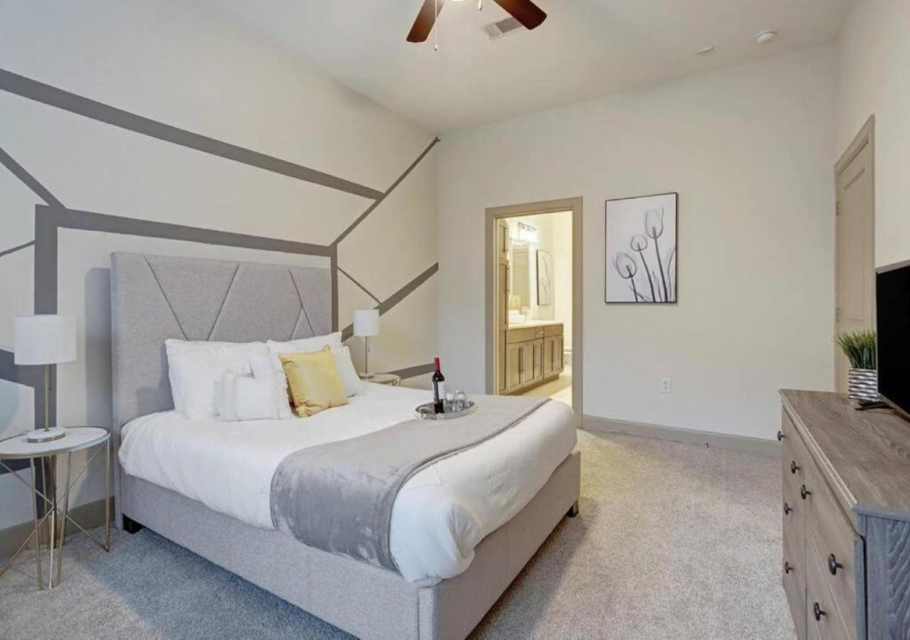 Inviting 2Br - Gym, Pool, Biz Center & Free Parking! Walk 2 Nrg Stadium! Near Med Ctr, Galleria, & Rice Village Х'юстон Екстер'єр фото